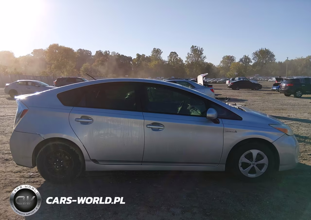 2013 Toyota Prius Two VIN:JTDKN3DUXD0348659 - 13