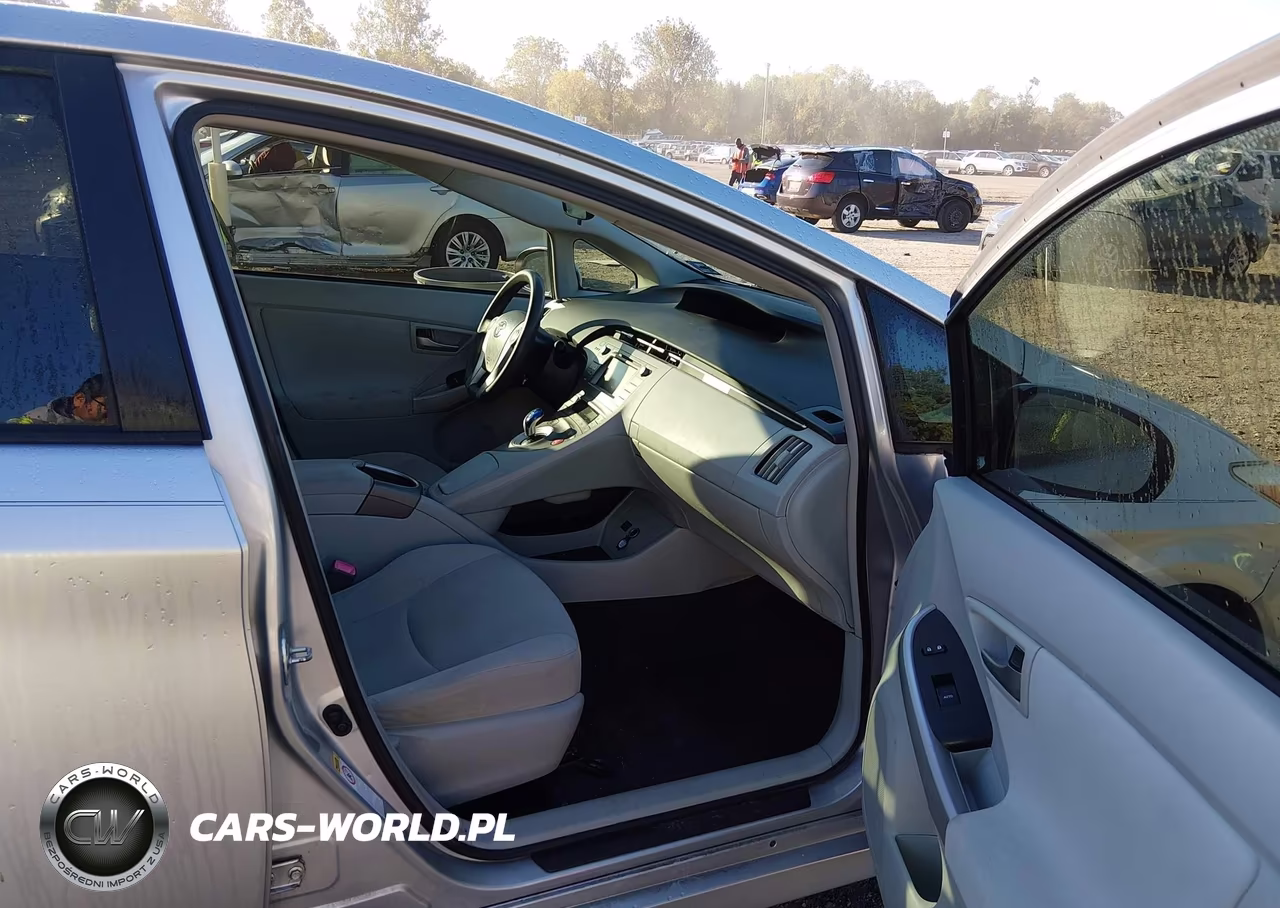 2013 Toyota Prius Two VIN:JTDKN3DUXD0348659 - 5