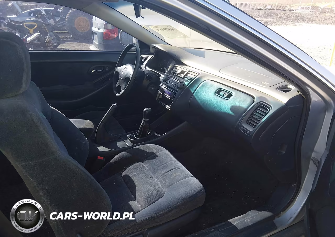 2000 Honda Accord 2.3 Ex VIN:1HGCG3168YA024843 - 5