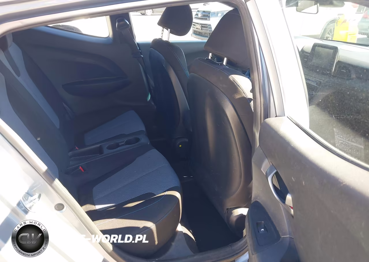 2019 Hyundai Veloster 2.0 VIN:KMHTG6AF5KU019908 - 8