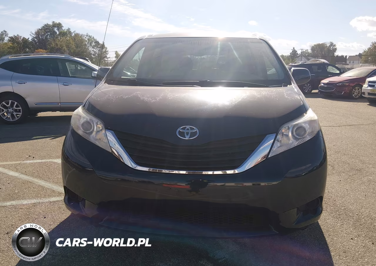 2012 Toyota Sienna Le V6 8 Passenger VIN:5TDKK3DCXCS253286 - 13