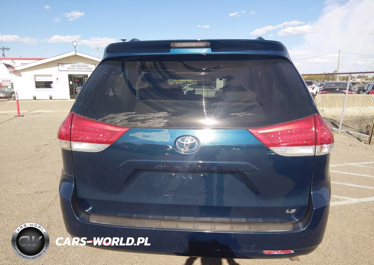 2012 Toyota Sienna Le V6 8 Passenger VIN:5TDKK3DCXCS253286 - 17