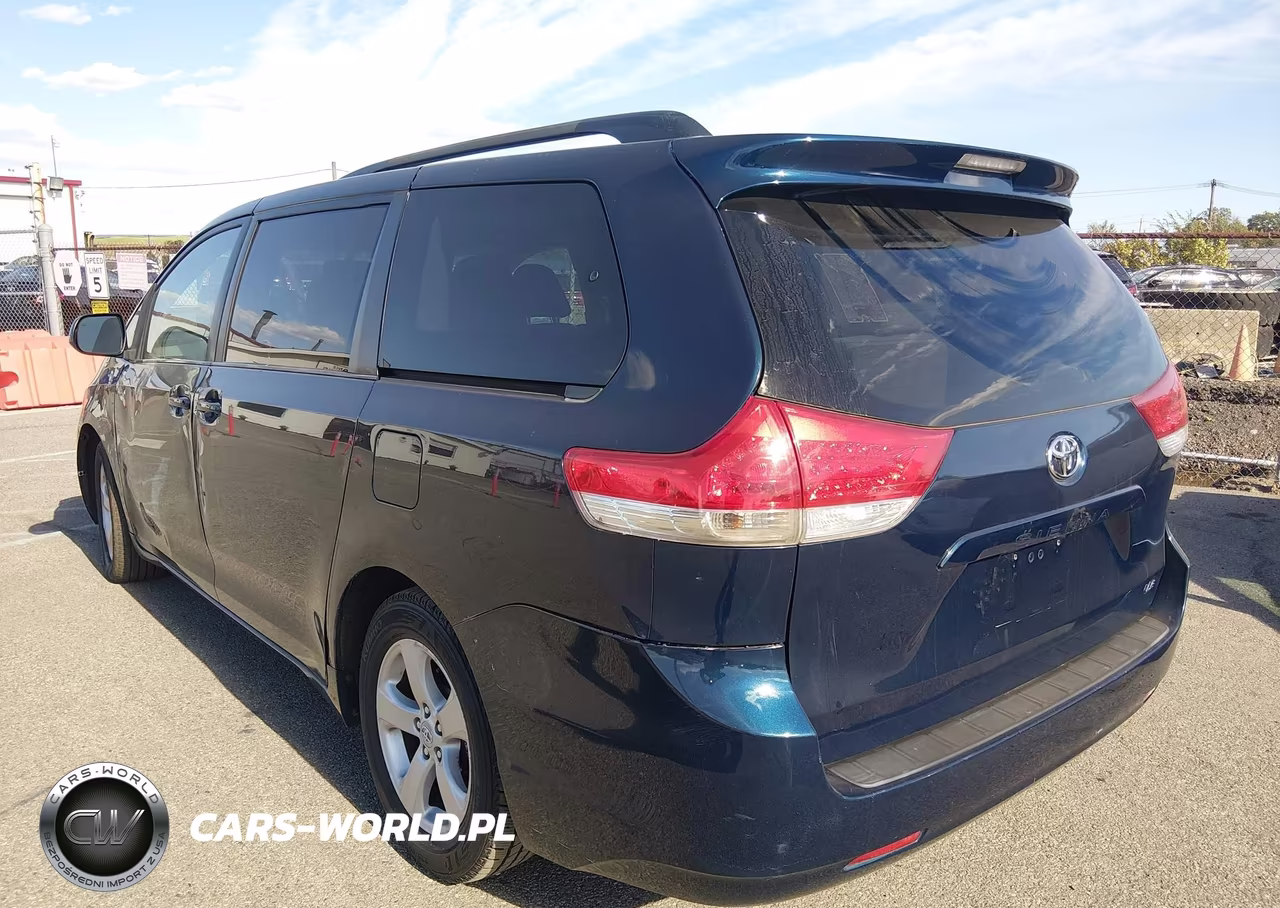 2012 Toyota Sienna Le V6 8 Passenger VIN:5TDKK3DCXCS253286 - 18