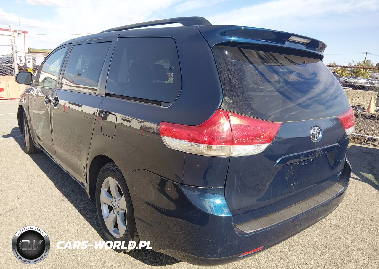 2012 Toyota Sienna Le V6 8 Passenger VIN:5TDKK3DCXCS253286 - 3