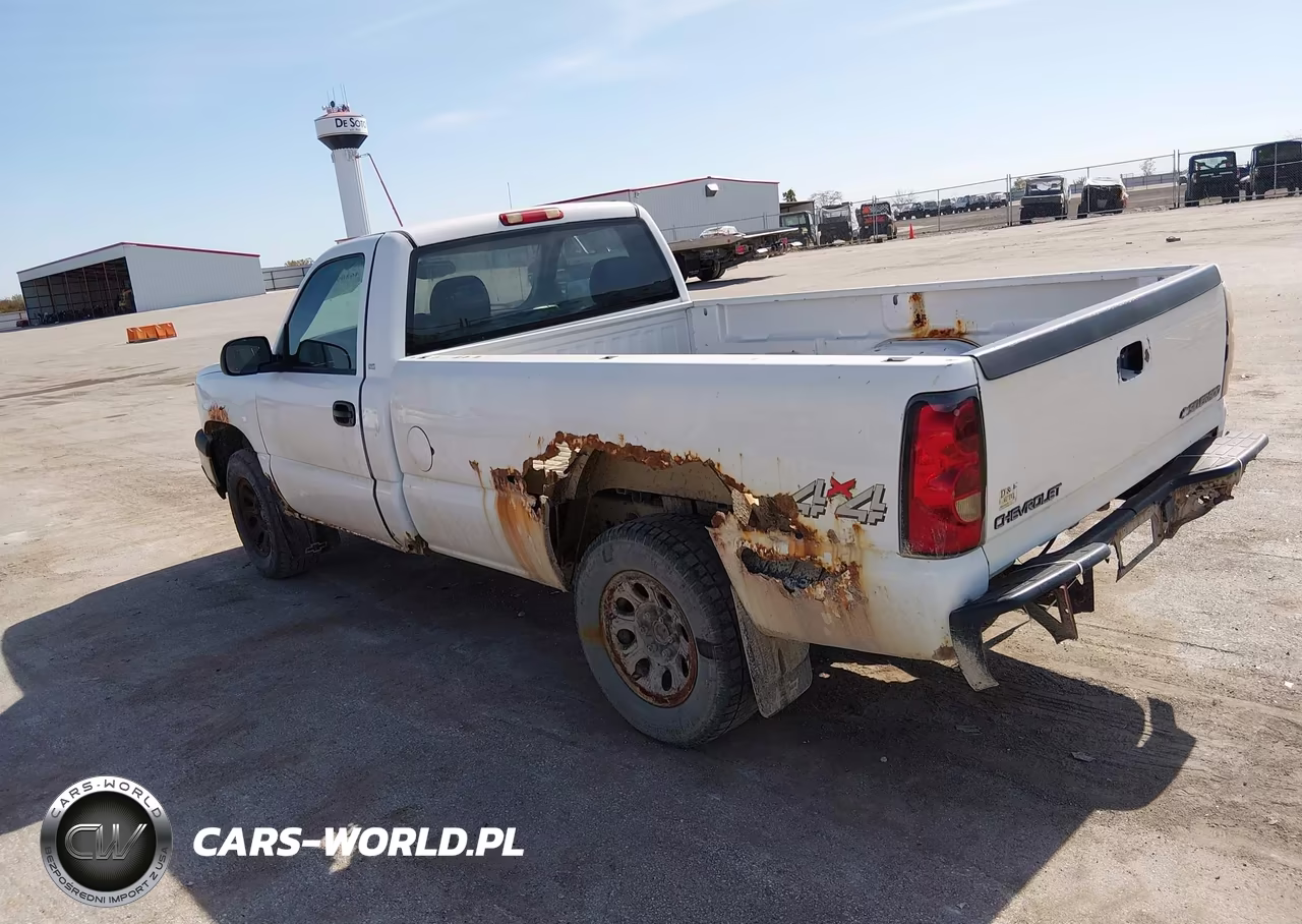 2005 Chevrolet Silverado 1500 Work Truck VIN:1GCEK14T75Z185810 - 3
