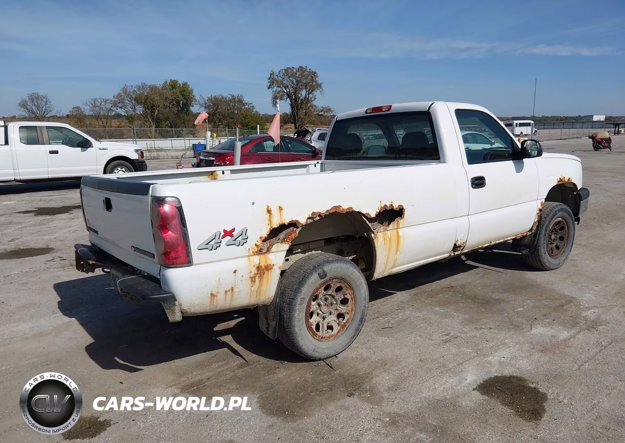 2005 Chevrolet Silverado 1500 Work Truck VIN:1GCEK14T75Z185810 - 4