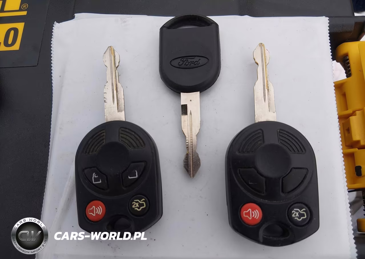 2010 Ford Fusion Hybrid VIN:3FADP0L36AR395179 - 11