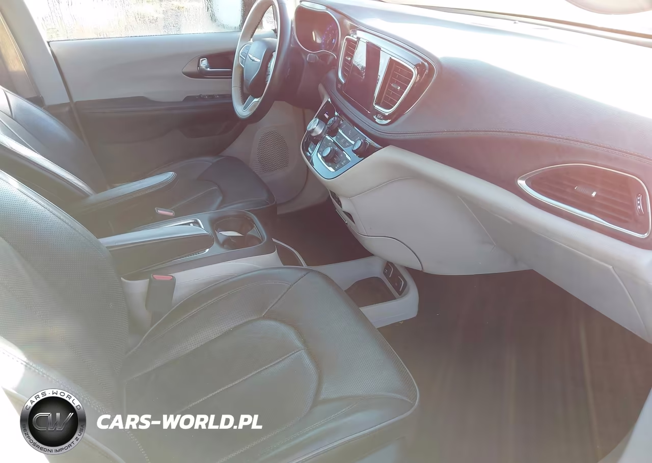 2019 Chrysler Pacifica Limited VIN:2C4RC1GG7KR705698 - 5
