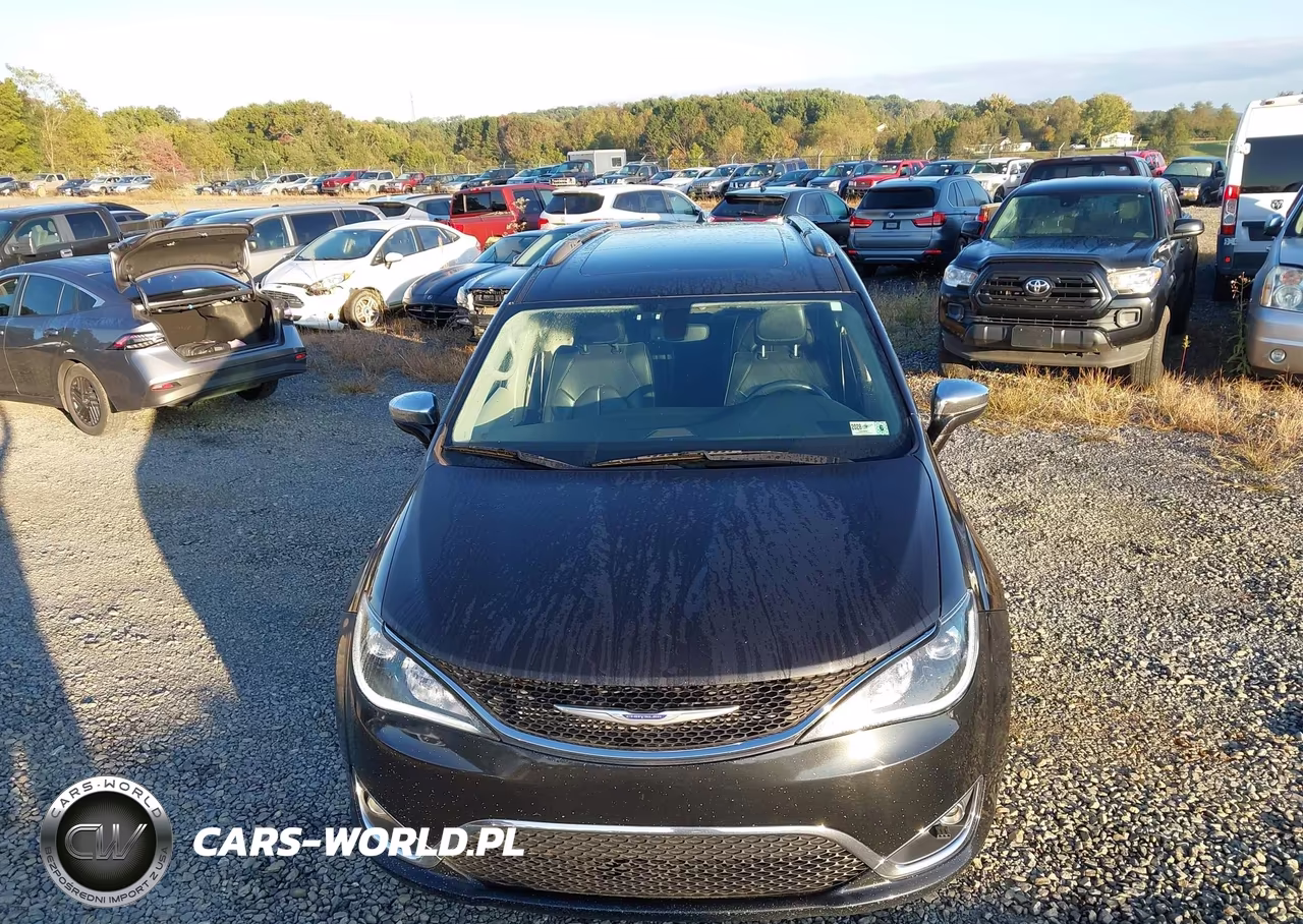2019 Chrysler Pacifica Limited VIN:2C4RC1GG7KR705698 - 6