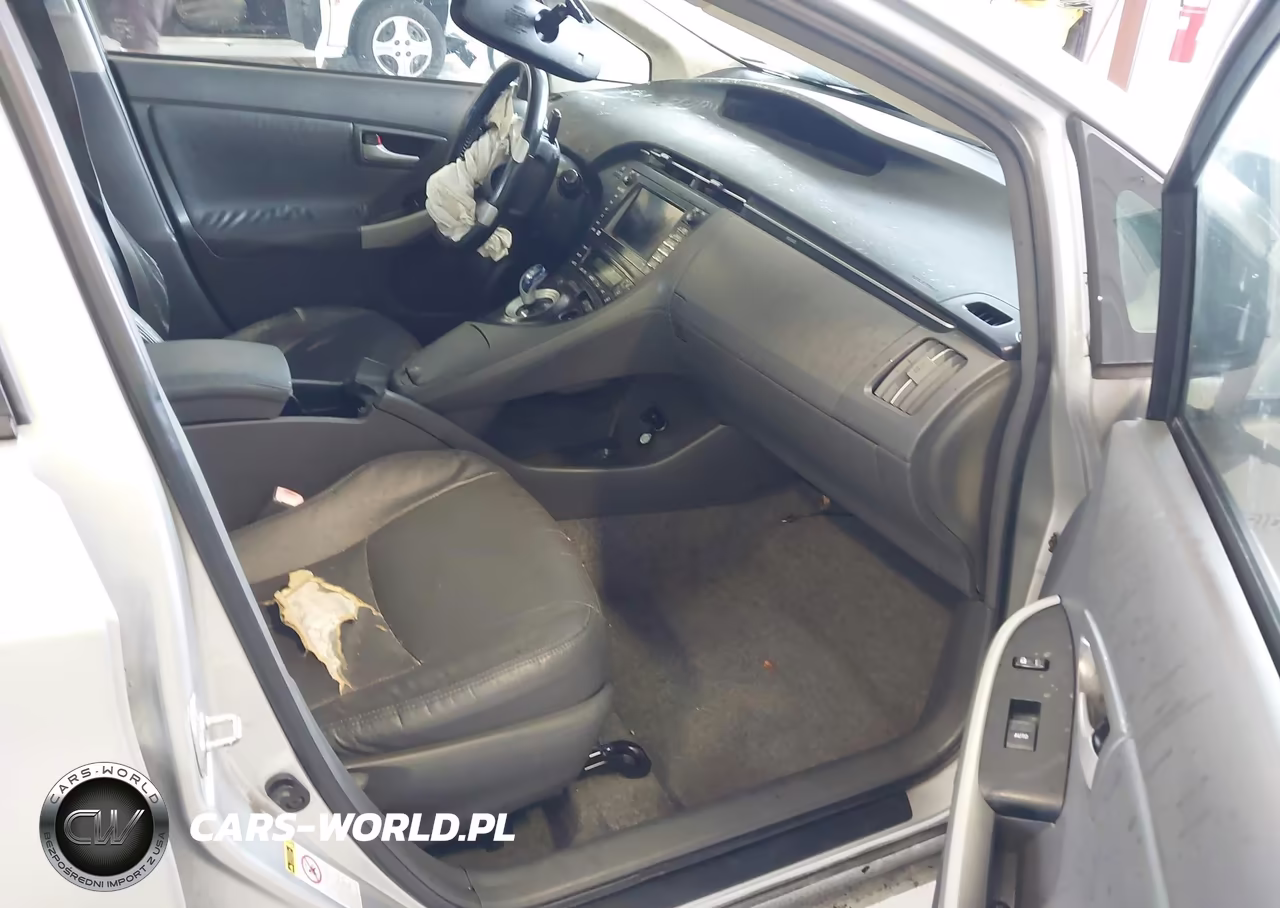 2011 Toyota Prius Four VIN:JTDKN3DU4B1363889 - 5