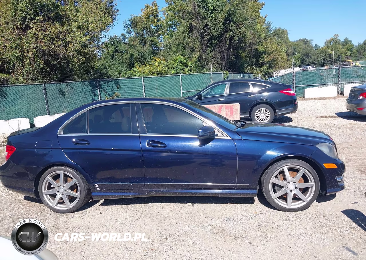 2014 Mercedes-Benz C 300 Sport 4Matic VIN:WDDGF8AB7EA942811 - 13
