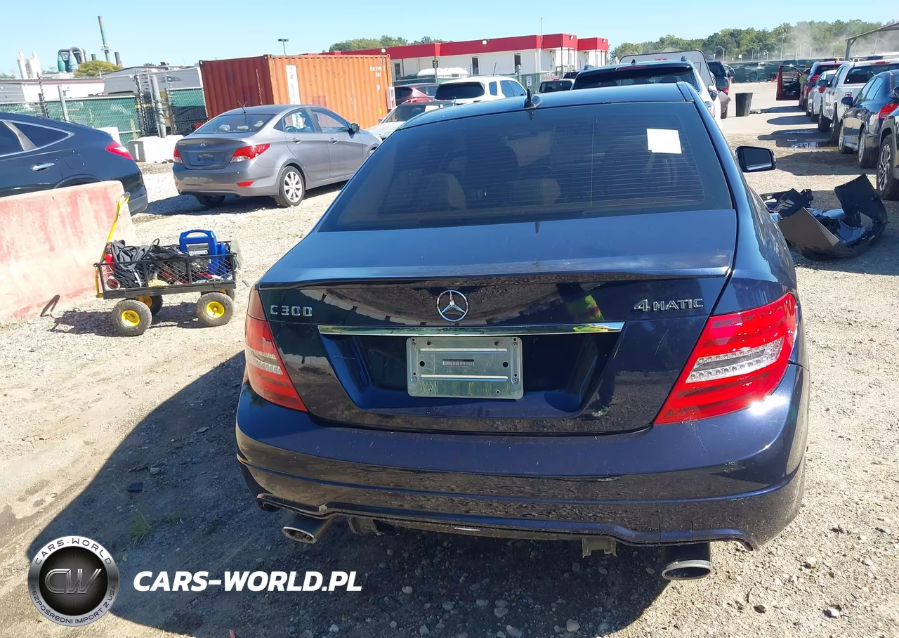 2014 Mercedes-Benz C 300 Sport 4Matic VIN:WDDGF8AB7EA942811 - 16