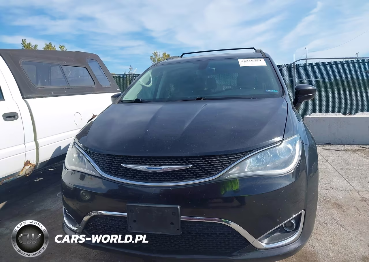 2017 Chrysler Pacifica Touring-L VIN:2C4RC1BG5HR810093 - 12