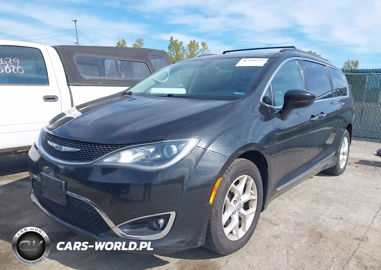 2017 Chrysler Pacifica Touring-L VIN:2C4RC1BG5HR810093 - 2