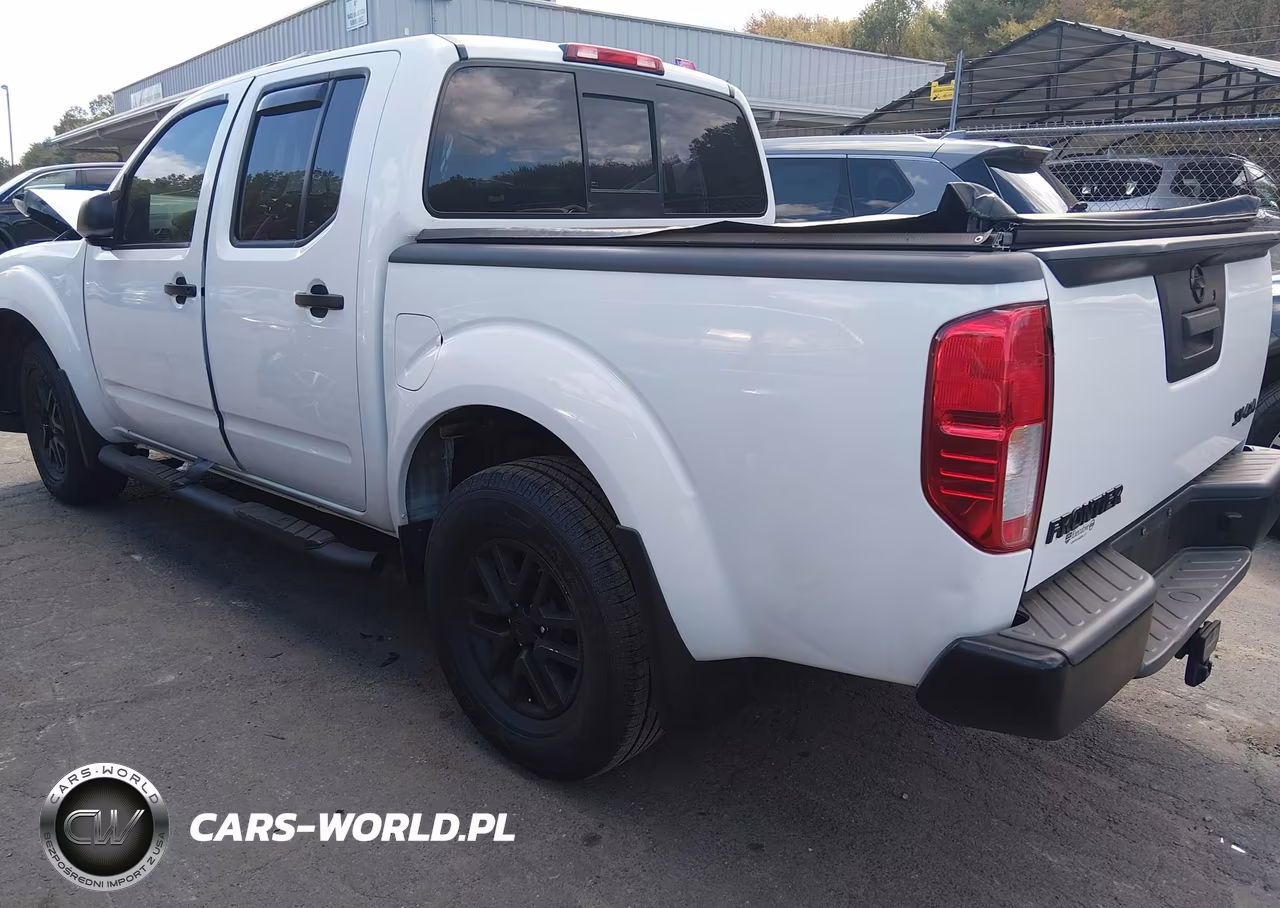 2015 Nissan Frontier Pro-4X-S-Sl-Sv VIN:1N6AD0EV0FN744946 - 3