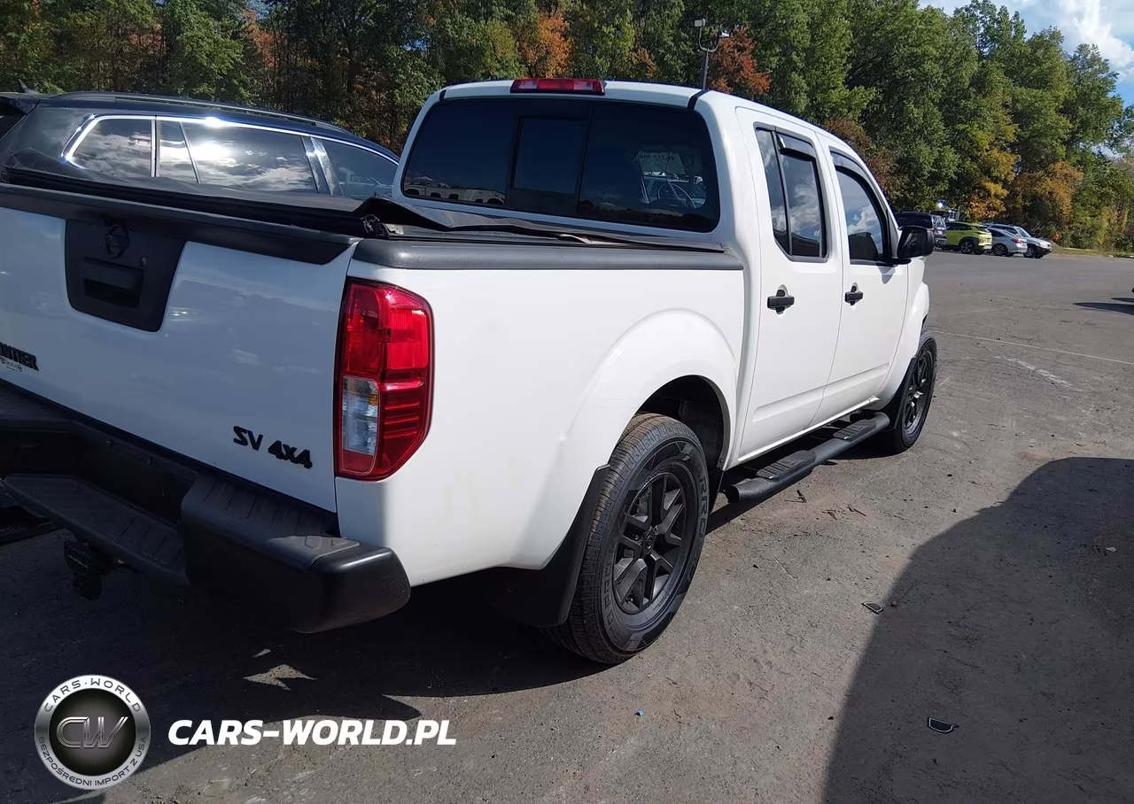 2015 Nissan Frontier Pro-4X-S-Sl-Sv VIN:1N6AD0EV0FN744946 - 4
