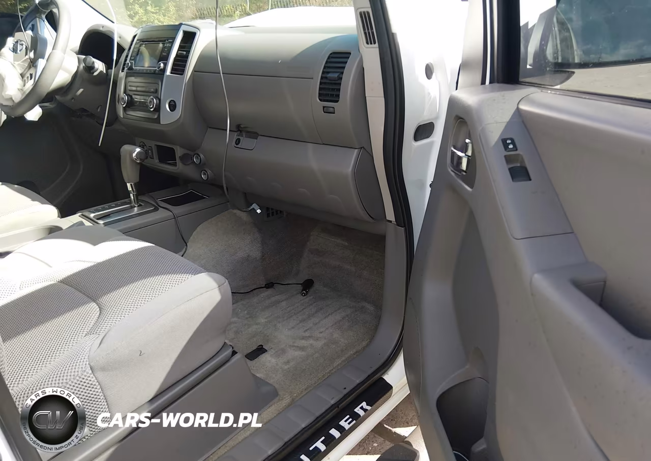 2015 Nissan Frontier Pro-4X-S-Sl-Sv VIN:1N6AD0EV0FN744946 - 5