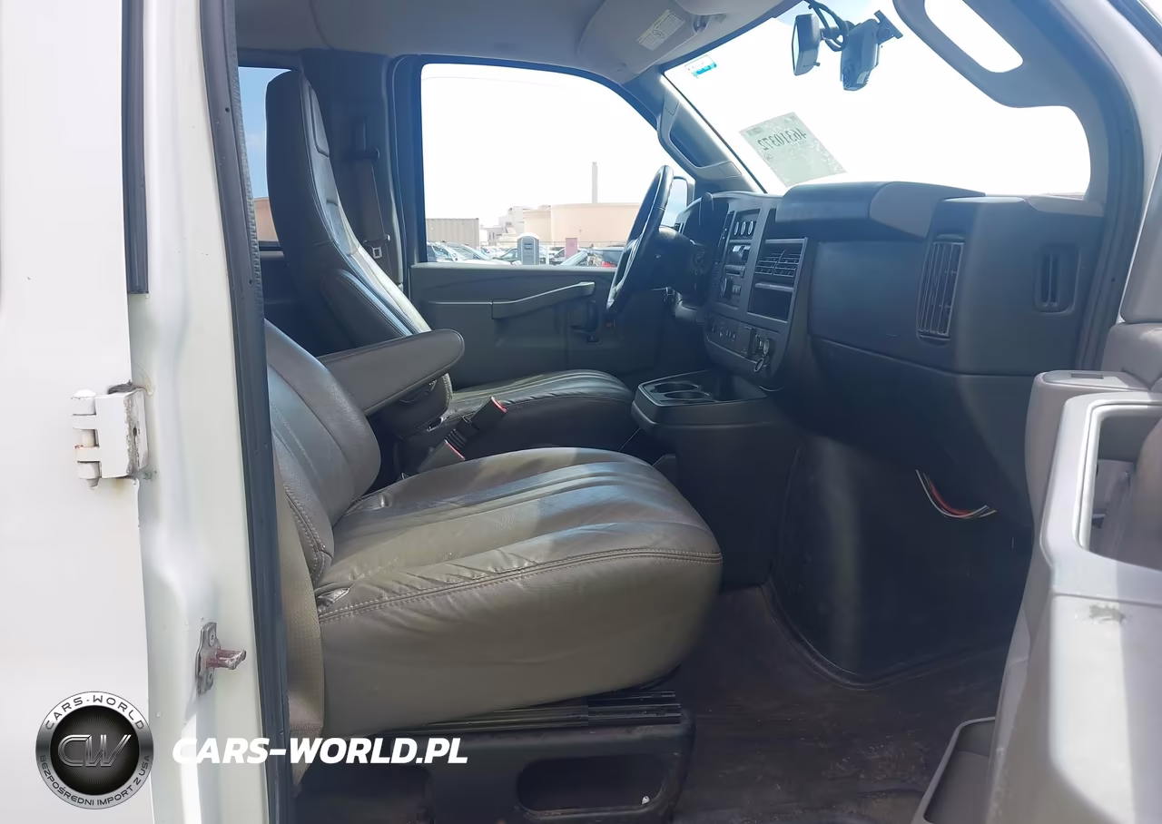 2018 Chevrolet Express 3500 Ls VIN:1GAZGNFG0J1301232 - 5