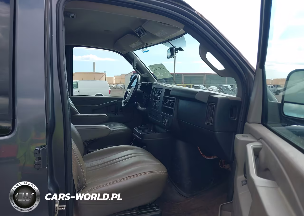 2017 Chevrolet Express 3500 Ls VIN:1GAZGNFF8H1301190 - 5