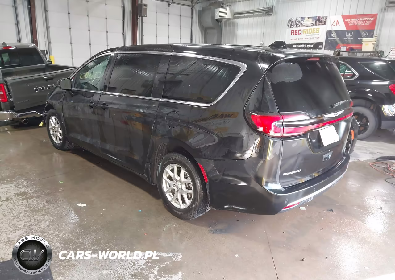 2025 Chrysler Pacifica Select VIN:2C4RC1BG3SR578844 - 3