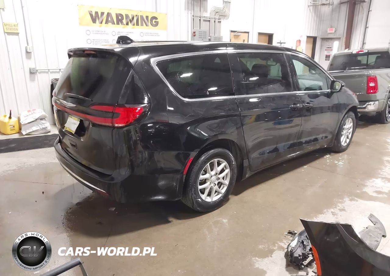 2025 Chrysler Pacifica Select VIN:2C4RC1BG3SR578844 - 4