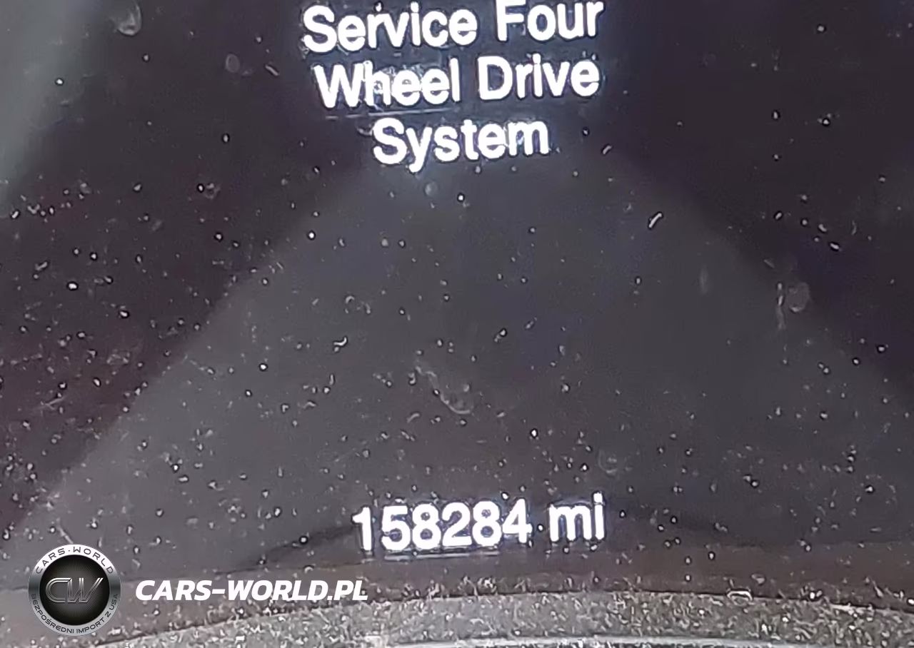 2015 Jeep Grand Cherokee Summit VIN:1C4RJFJT7FC704400 - 18