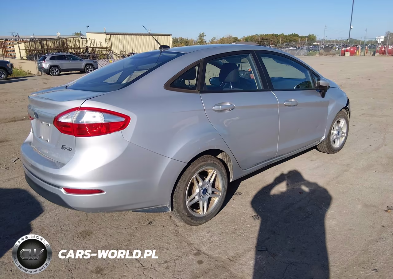 2017 Ford Fiesta Se VIN:3FADP4BJ0HM138288 - 4