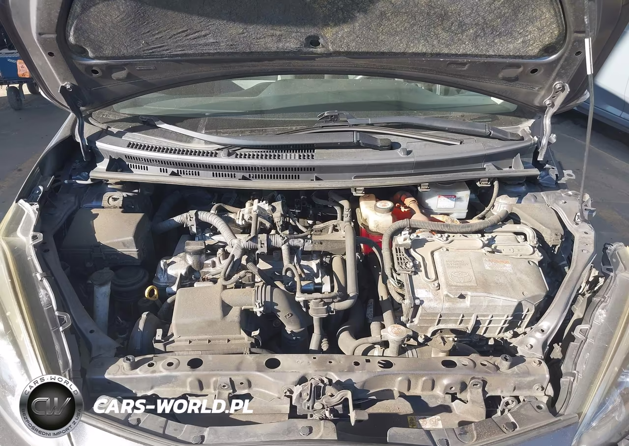 2019 Toyota Prius C L VIN:JTDKDTB31K1624912 - 10