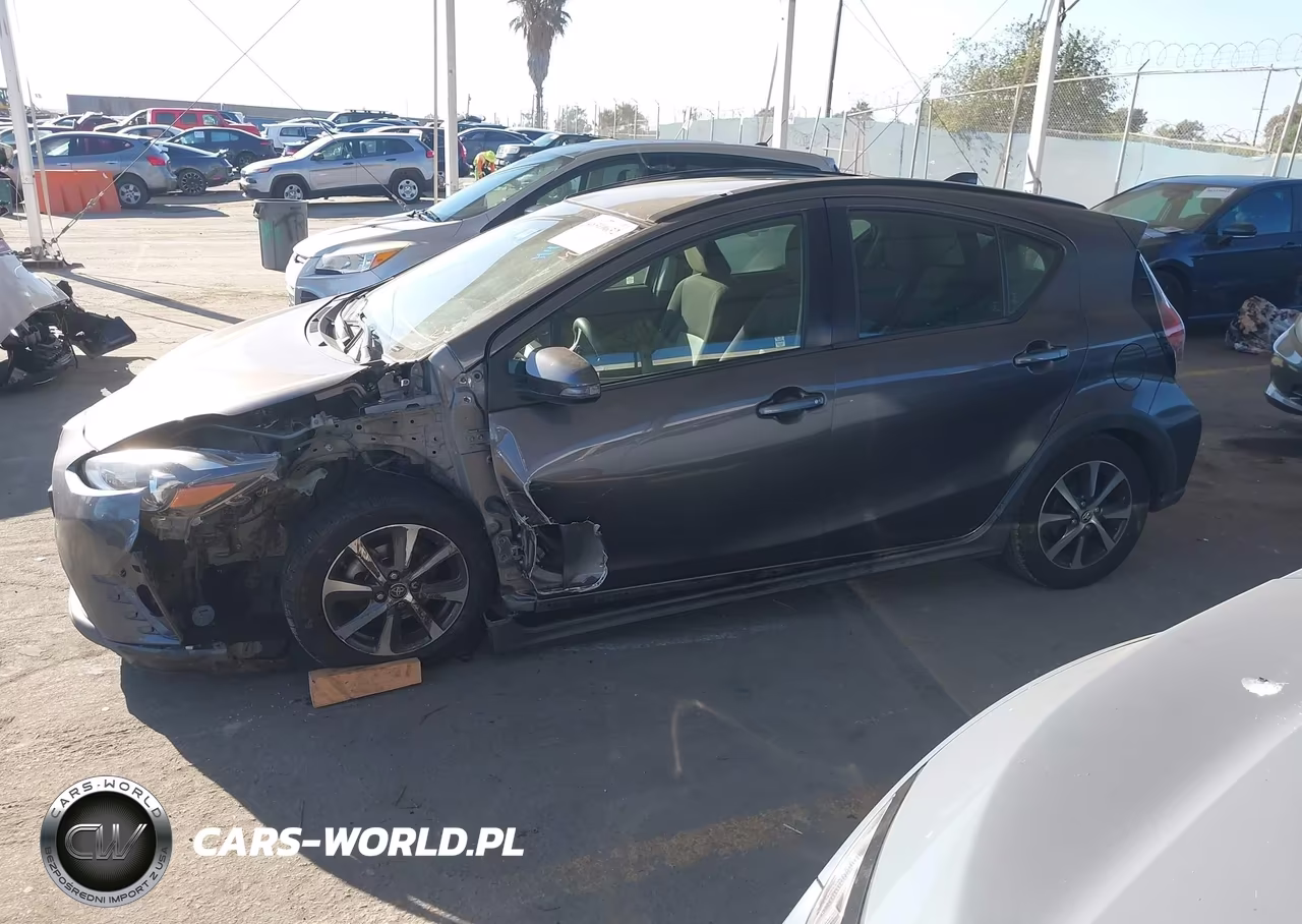 2019 Toyota Prius C L VIN:JTDKDTB31K1624912 - 14