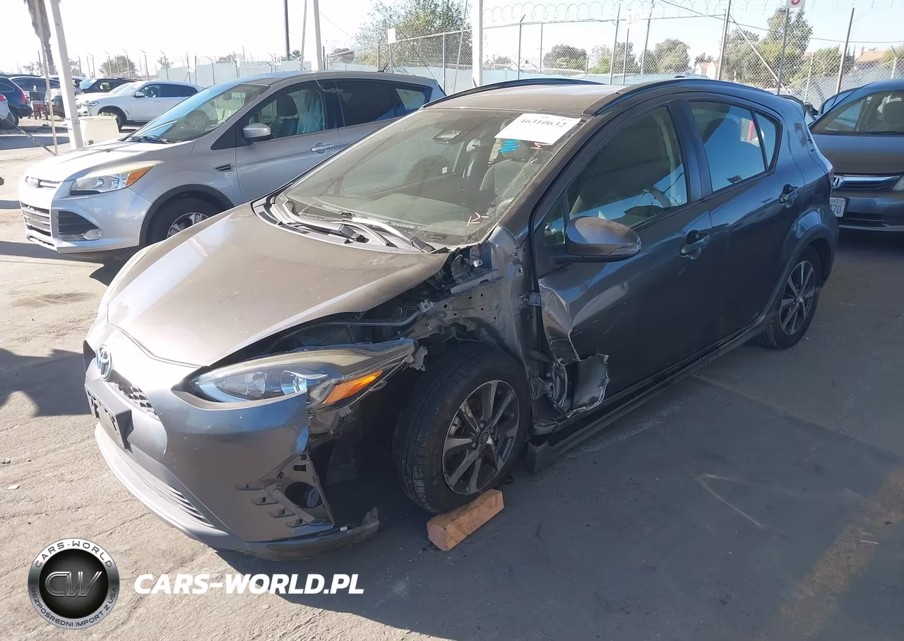 2019 Toyota Prius C L VIN:JTDKDTB31K1624912 - 2