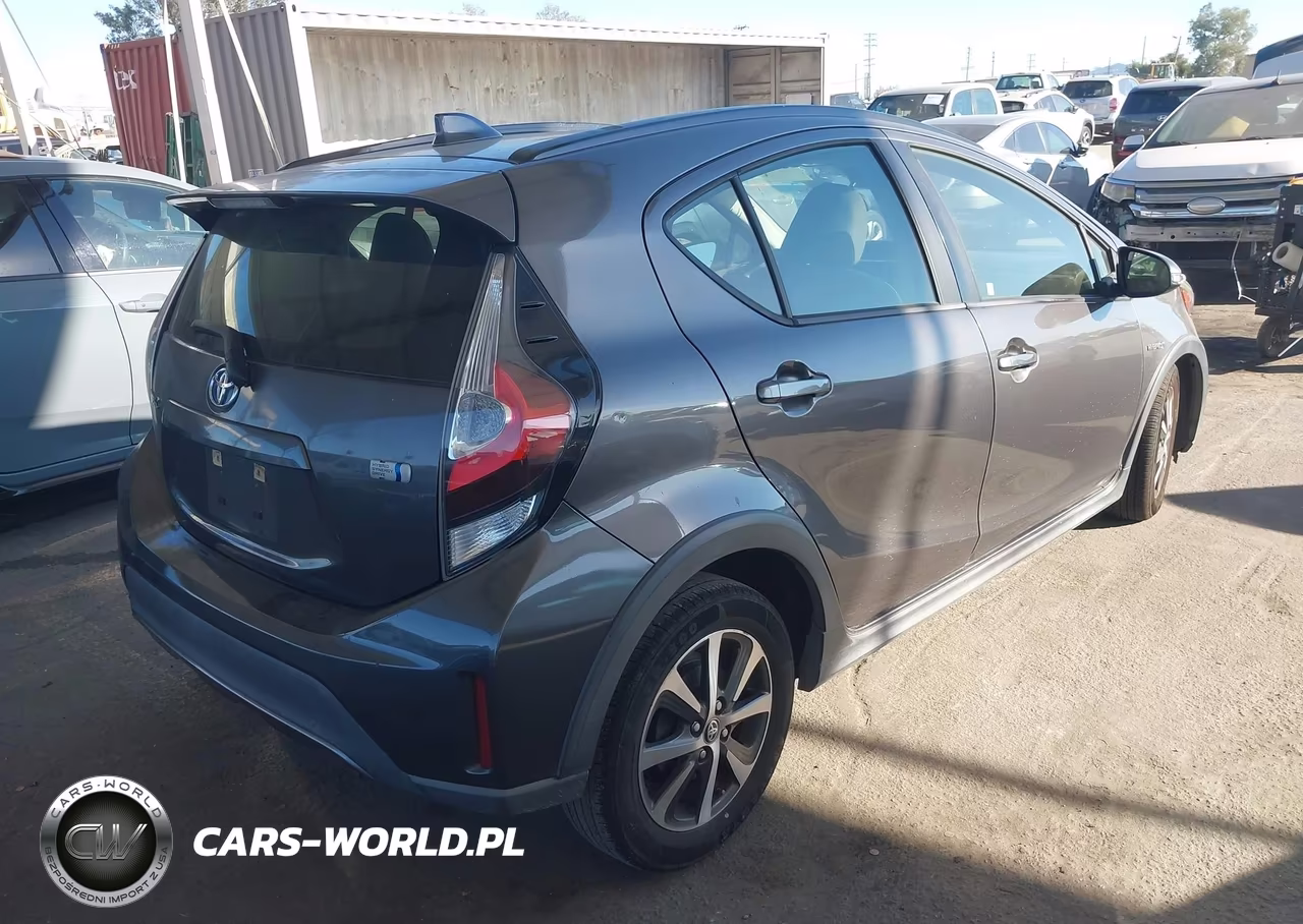 2019 Toyota Prius C L VIN:JTDKDTB31K1624912 - 4