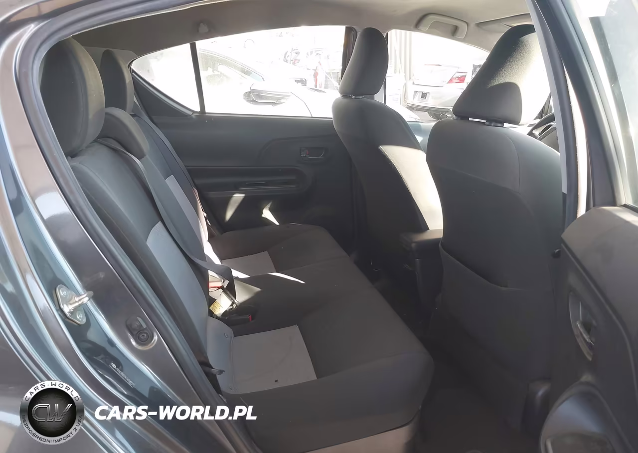 2019 Toyota Prius C L VIN:JTDKDTB31K1624912 - 8