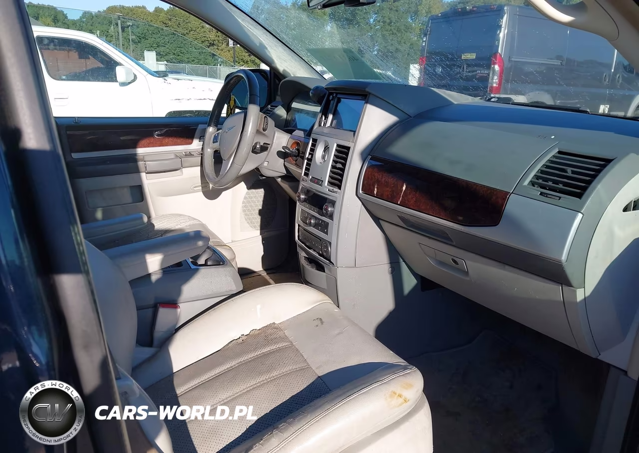 2009 Chrysler Town & Country Touring VIN:2A8HR54X39R629731 - 5