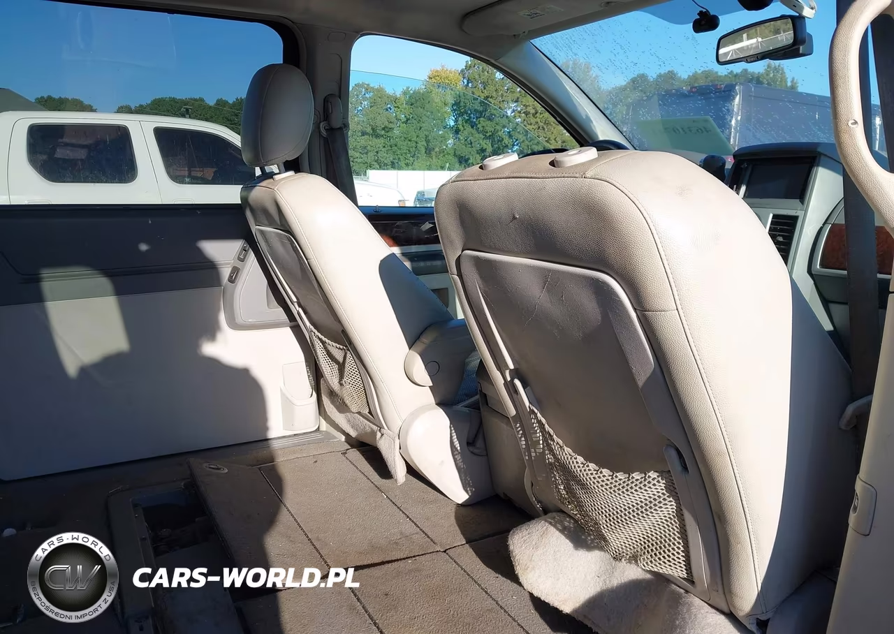 2009 Chrysler Town & Country Touring VIN:2A8HR54X39R629731 - 8