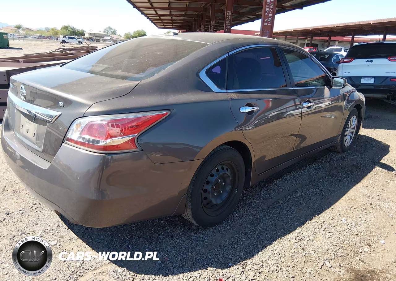 2015 Nissan Altima 2.5 S VIN:1N4AL3AP9FC144474 - 4