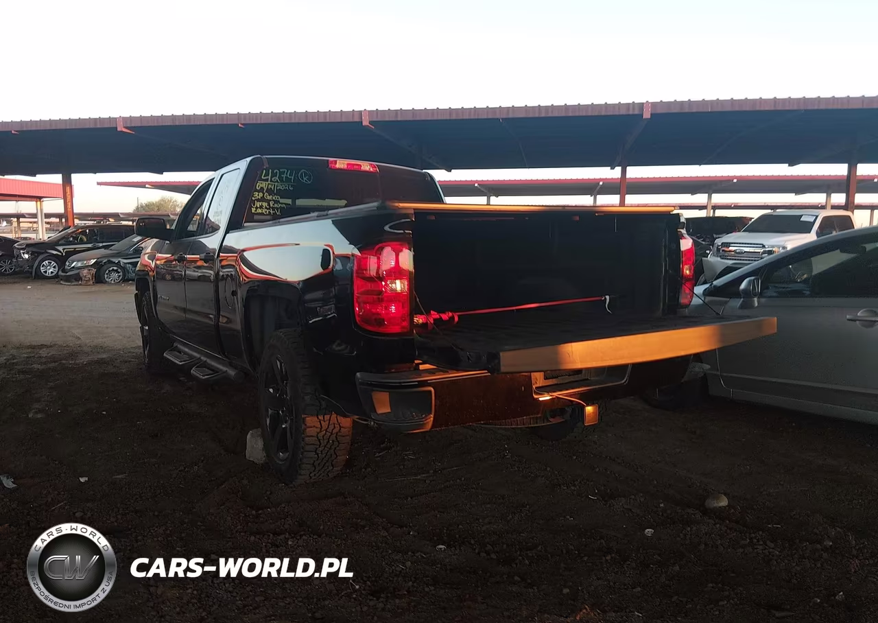2018 Chevrolet Silverado 1500 Wt VIN:1GCRCNEHXJZ368628 - 3