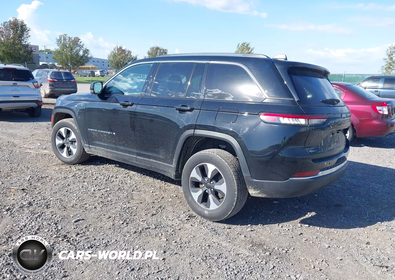2024 Jeep Grand Cherokee 4Xe VIN:1C4RJYB65RC720863 - 3