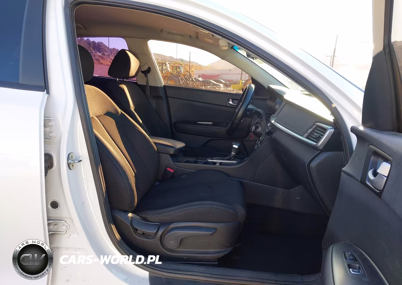2019 Kia Optima Lx VIN:5XXGT4L38KG275314 - 5