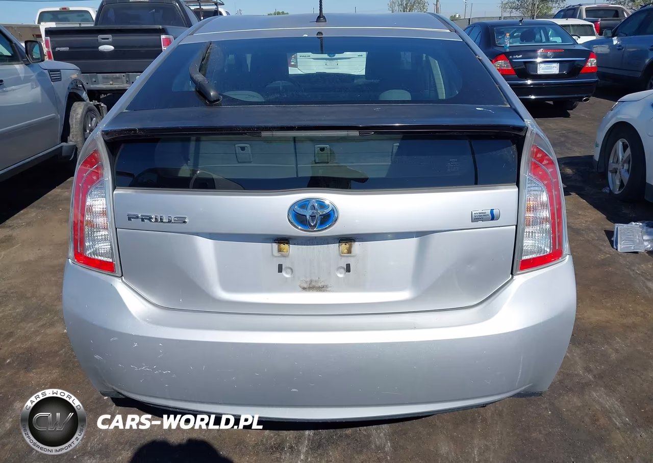 2013 Toyota Prius Two VIN:JTDKN3DU6D5685395 - 16