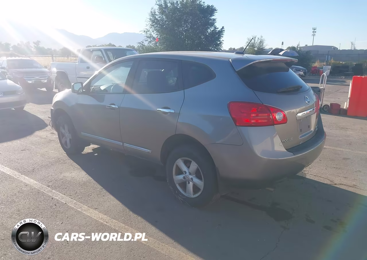 2013 Nissan Rogue S VIN:JN8AS5MV1DW642770 - 3