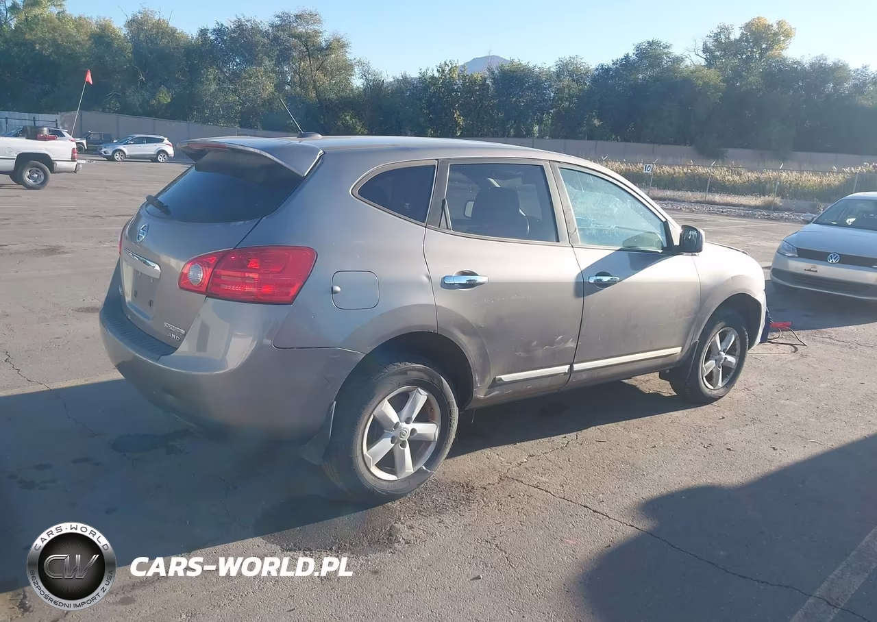 2013 Nissan Rogue S VIN:JN8AS5MV1DW642770 - 4