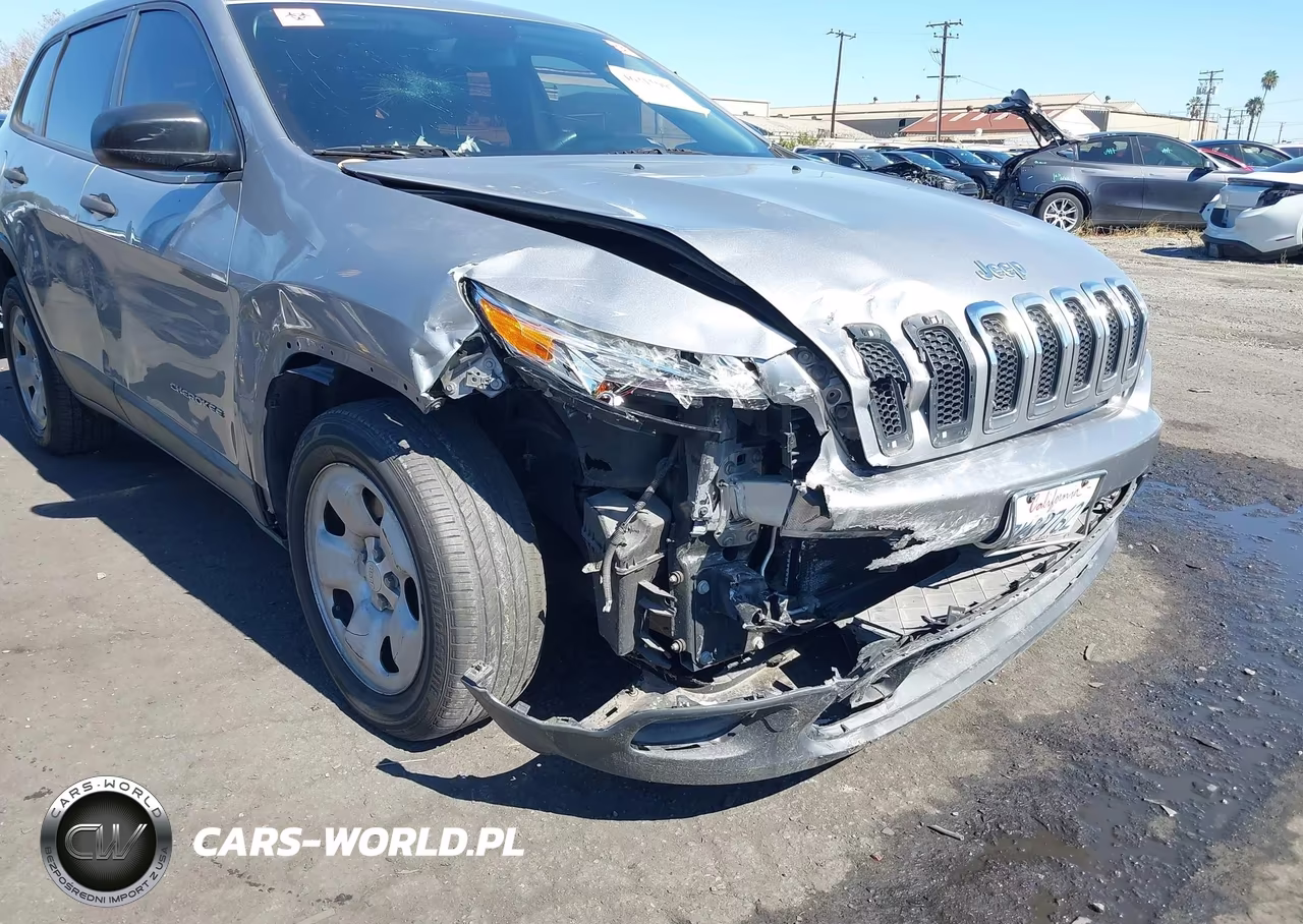 2015 Jeep Cherokee Sport VIN:1C4PJLAB5FW660831 - 6