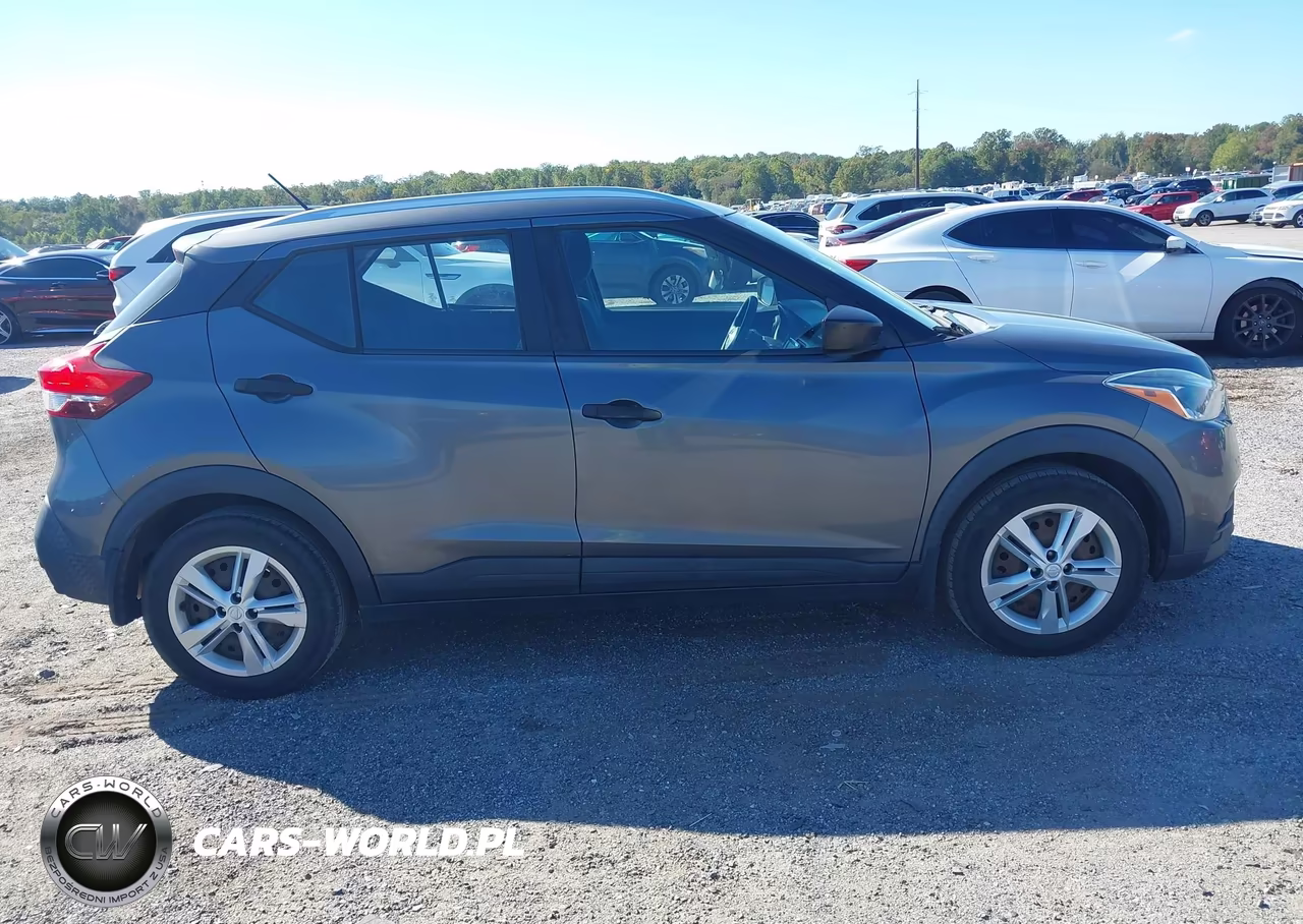 2019 Nissan Kicks S VIN:3N1CP5CU2KL568988 - 13