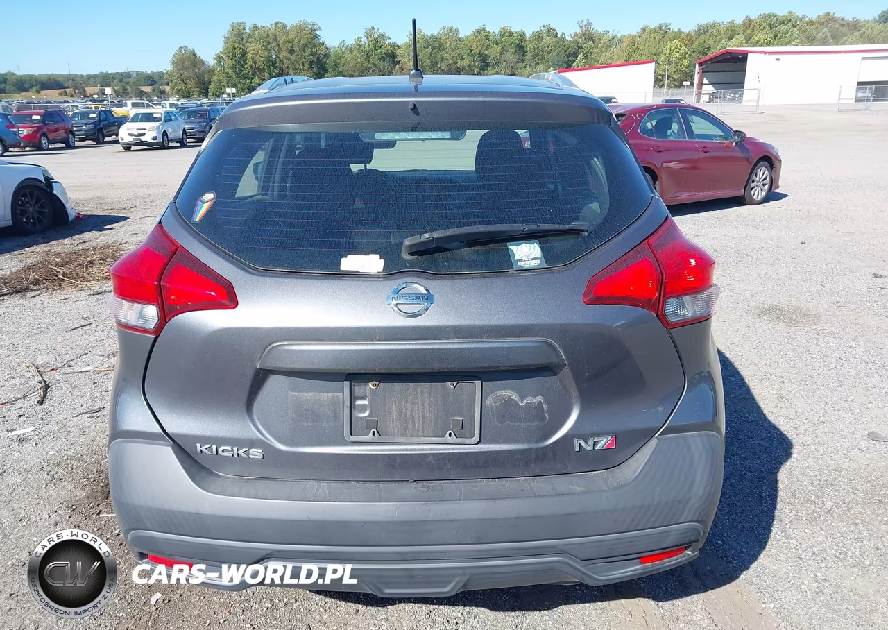 2019 Nissan Kicks S VIN:3N1CP5CU2KL568988 - 16