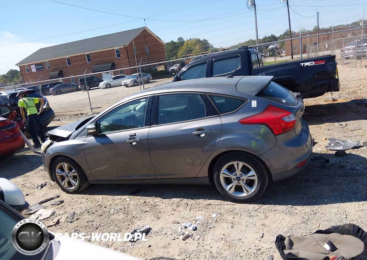 2013 Ford Focus Se VIN:1FADP3K20DL318966 - 14