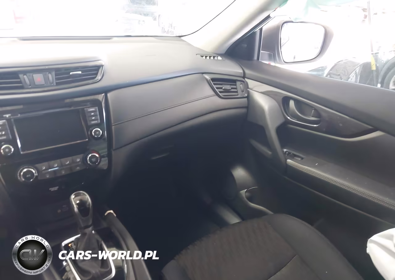 2019 Nissan Rogue S VIN:5N1AT2MT9KC810672 - 5
