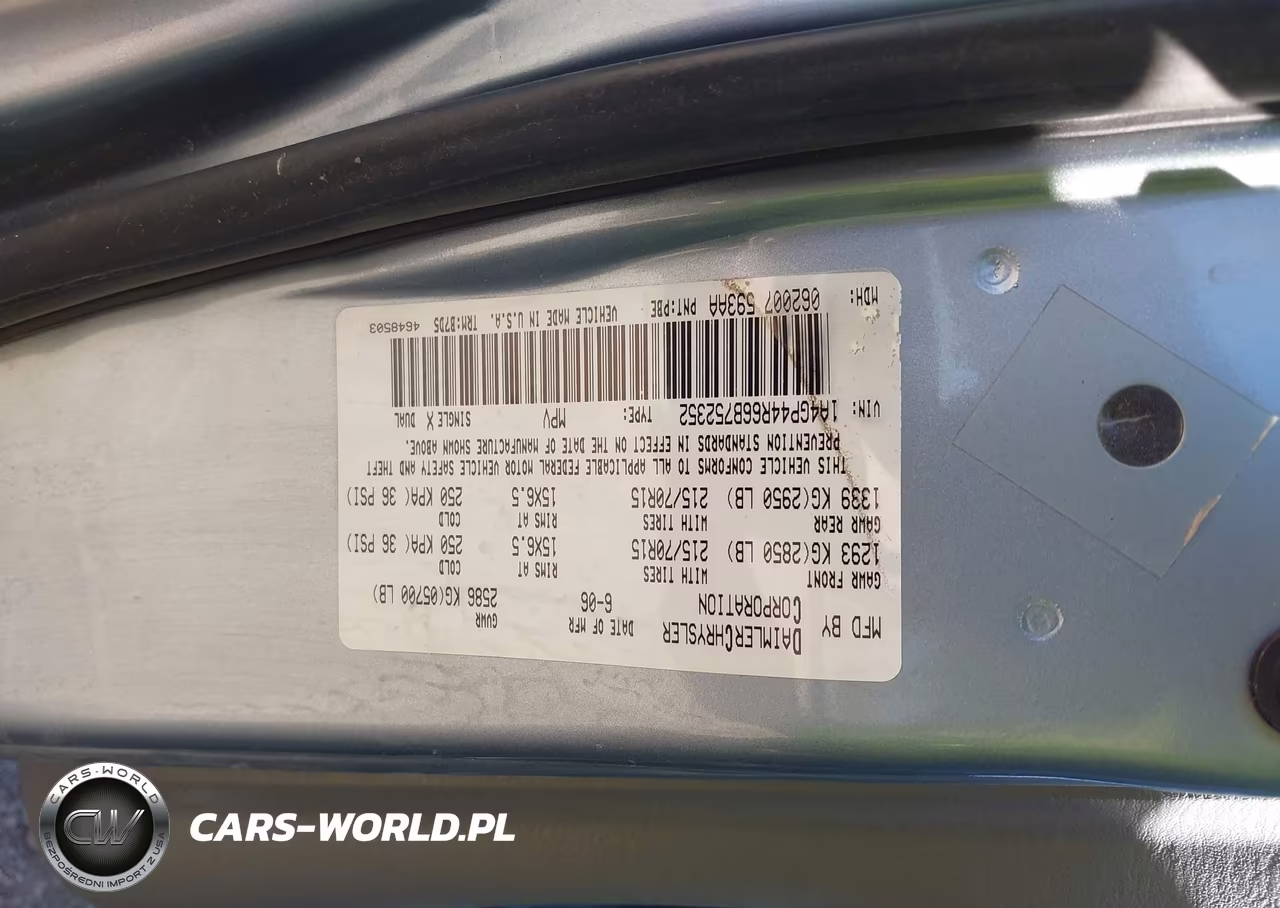 2006 Chrysler Town & Country Lx VIN:1A4GP44R66B752352 - 9
