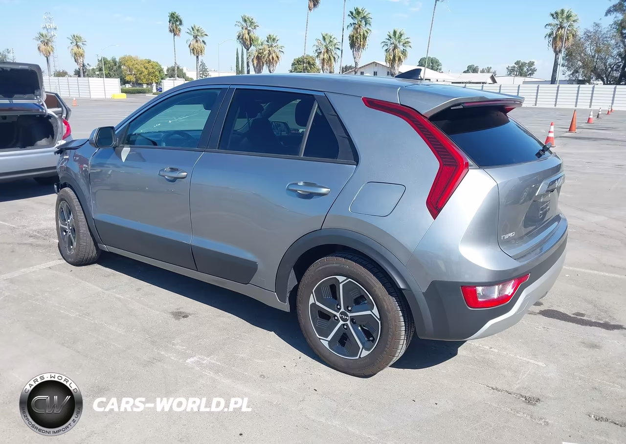 2023 Kia Niro Lx VIN:KNDCP3LE3P5096530 - 3