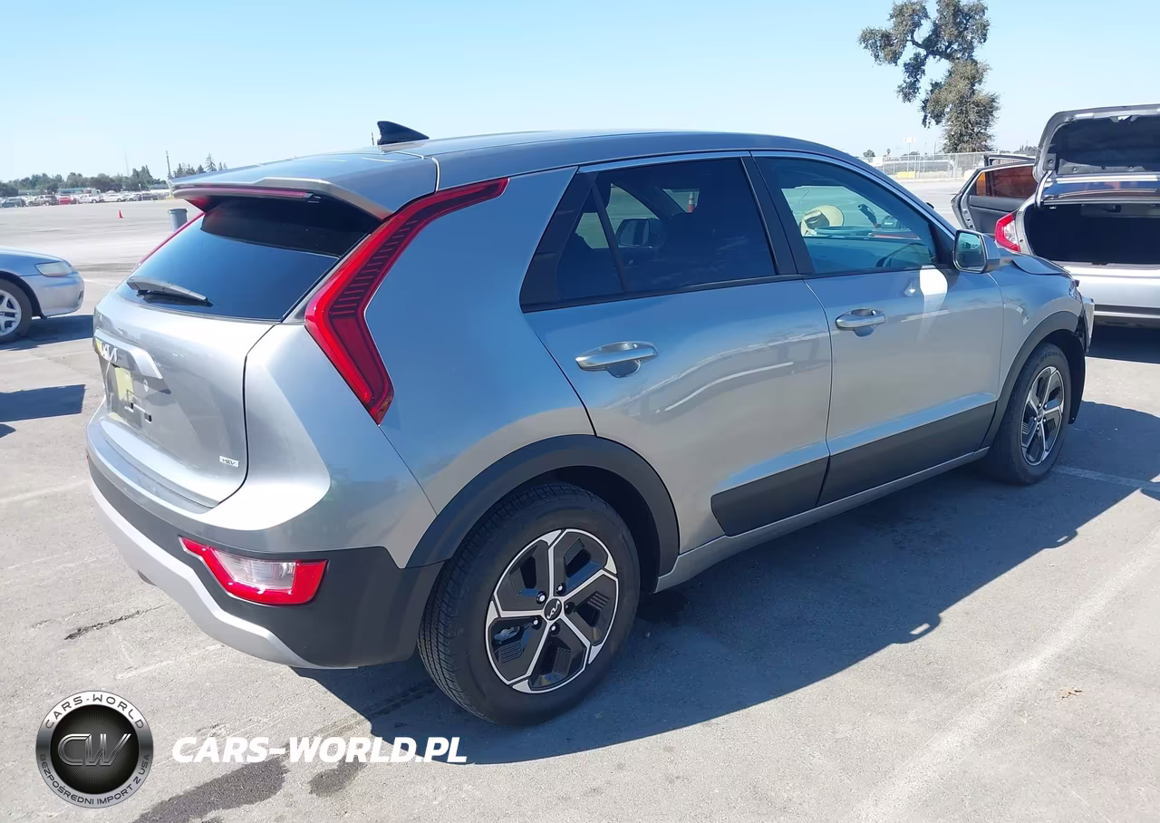 2023 Kia Niro Lx VIN:KNDCP3LE3P5096530 - 4