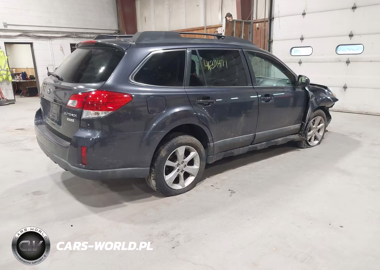 2013 Subaru Outback 2.5I Premium VIN:4S4BRBCC7D3315362 - 4